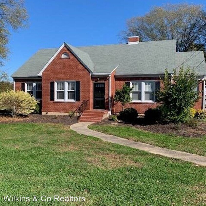 Primary Photo - 3 br, 1 bath House - 2900 Franklin Turnpike