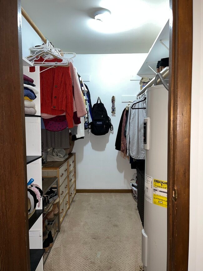 Foto del edificio - 1605 N Milwaukee Ave