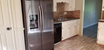cocina con amplio comedor - 804 Old Rocky Ridge Ln