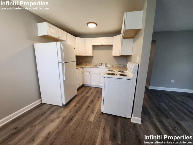 Building Photo - 2113 W 119th St