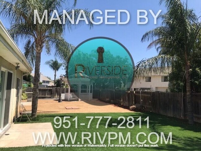 Building Photo - Huge back yard with RV parking
