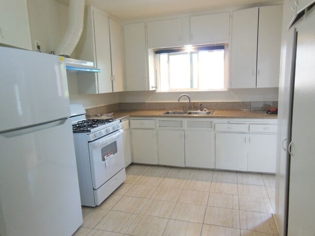 Foto del edificio - 307 N Howard St