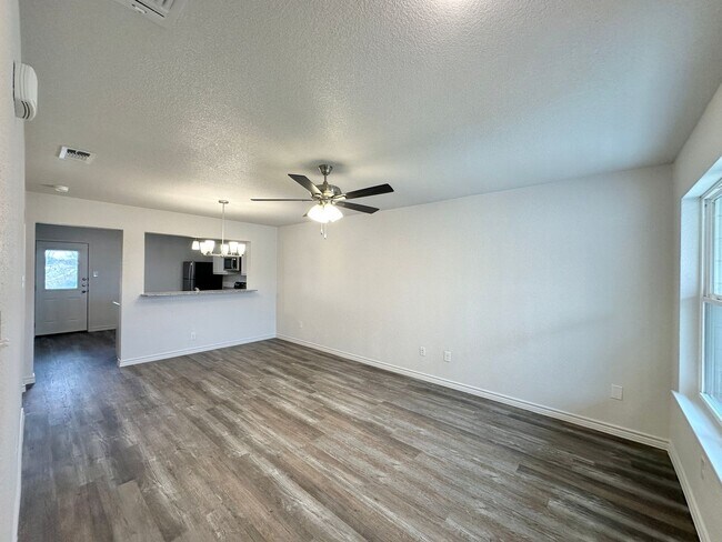 Building Photo - 222 Dolphin Dr