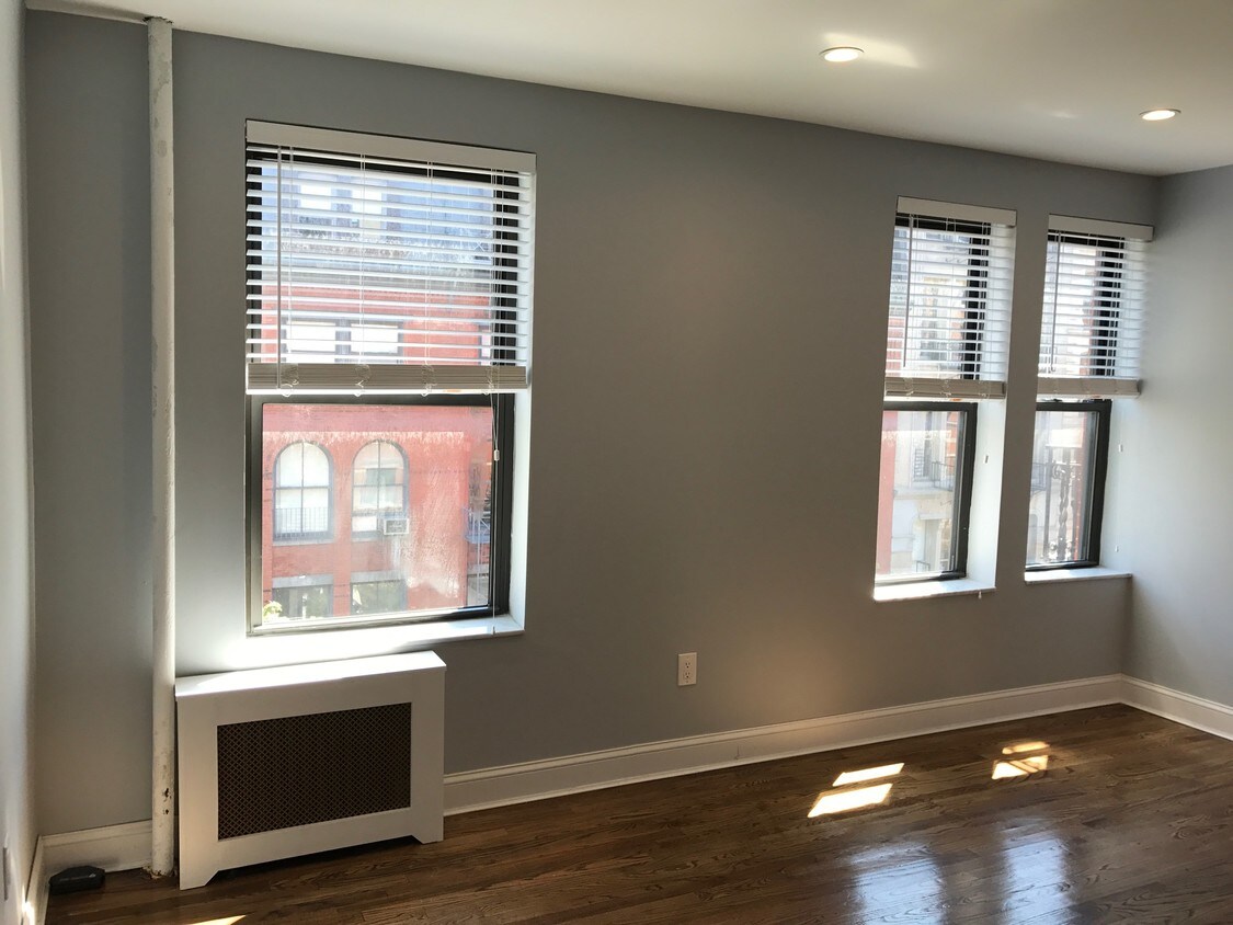 Primary Photo - 436 W Broadway