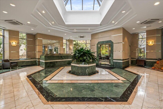 Foto del edificio - 112-01 Queens Blvd