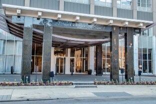 Foto del edificio - 655 W Irving Park Rd
