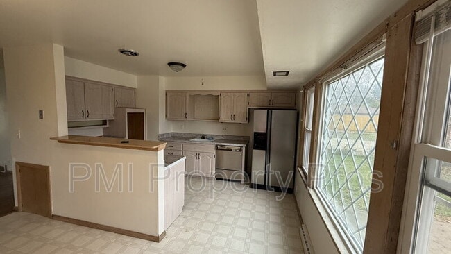 Building Photo - 8520 W Arden Pl