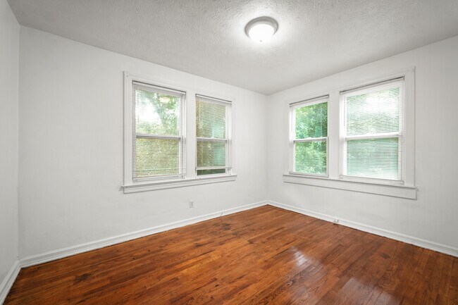 Building Photo - 270 Mulberry St