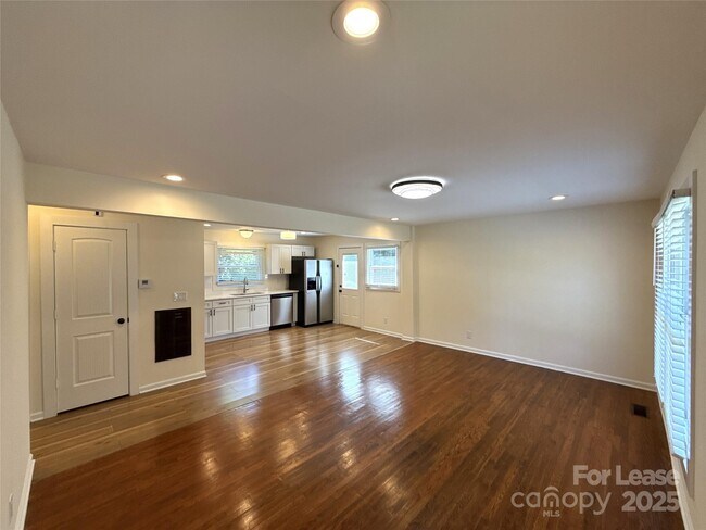 Foto del edificio - 200 Skyland Ave