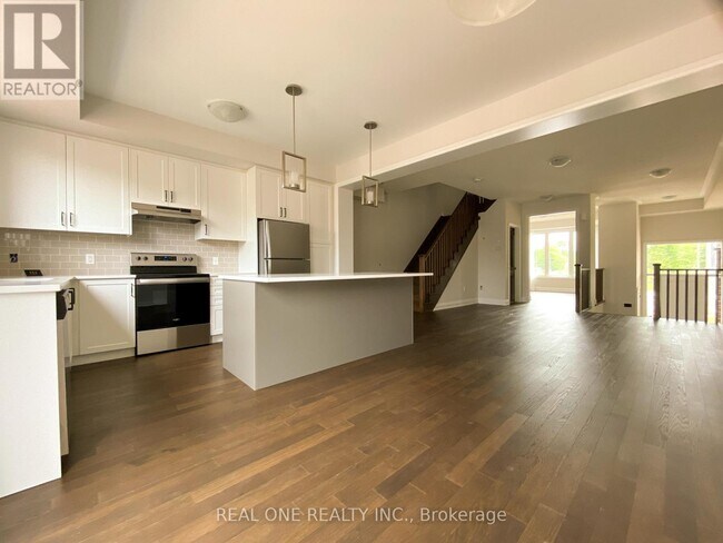 Building Photo - 1490 Yellow Rose Cir