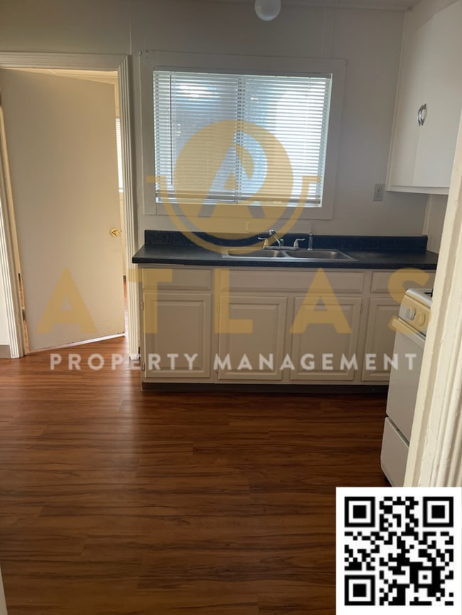 Building Photo - Cozy 2 Beds 1 Bath Available now!