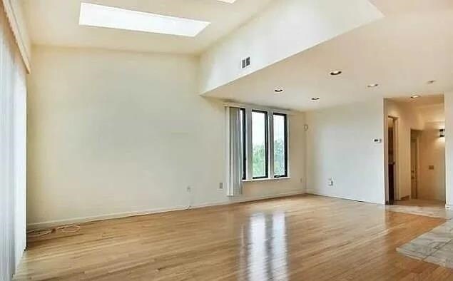 Foto del edificio - 833 Topsail Ln