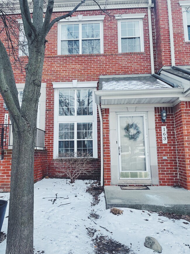 Foto del edificio - 163 W Kenilworth Ave