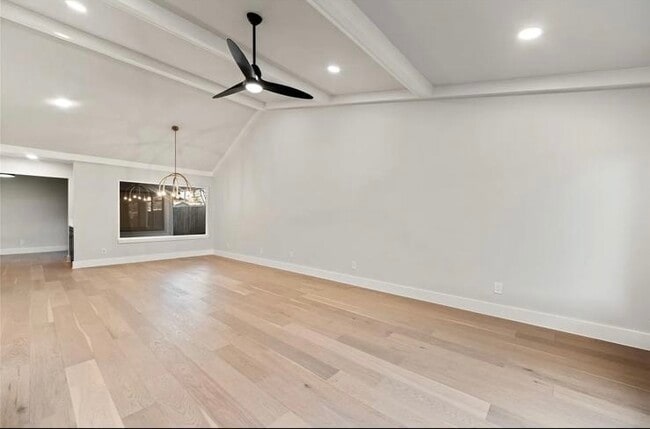 Building Photo - 7639 Royal Ln