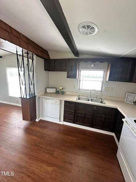 Foto del edificio - 841 Chalybeate Springs Rd