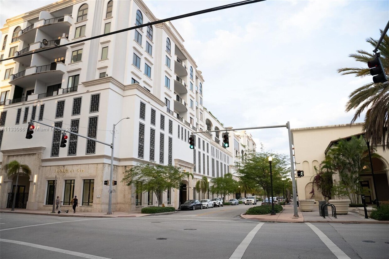 Primary Photo - 275 Giralda Ave