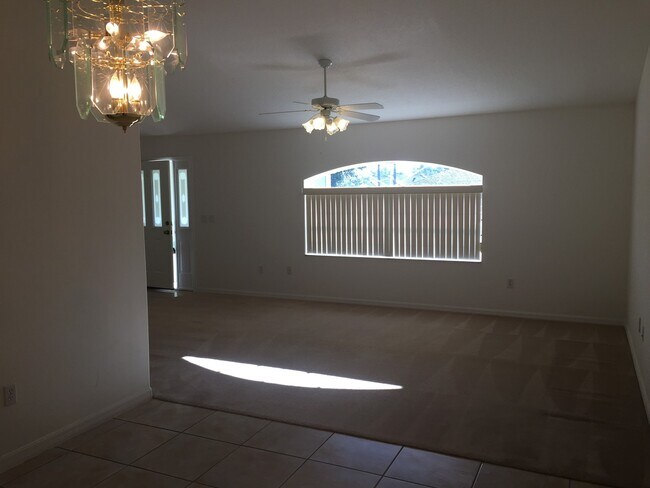 Foto del edificio - Beautiful 3 /2 Home with HUGE Lanai!