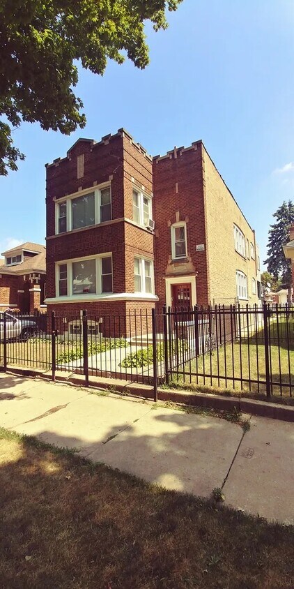 Primary Photo - 8751 S Loomis St