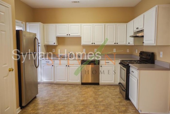 Foto del edificio - 2451 Brianna Dr