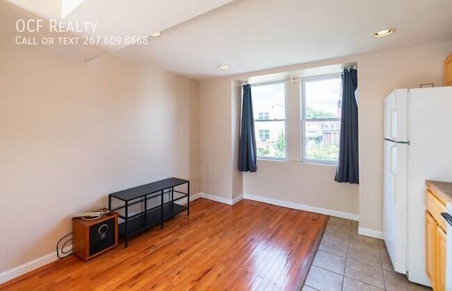 Building Photo - Two Bed University City Apartment