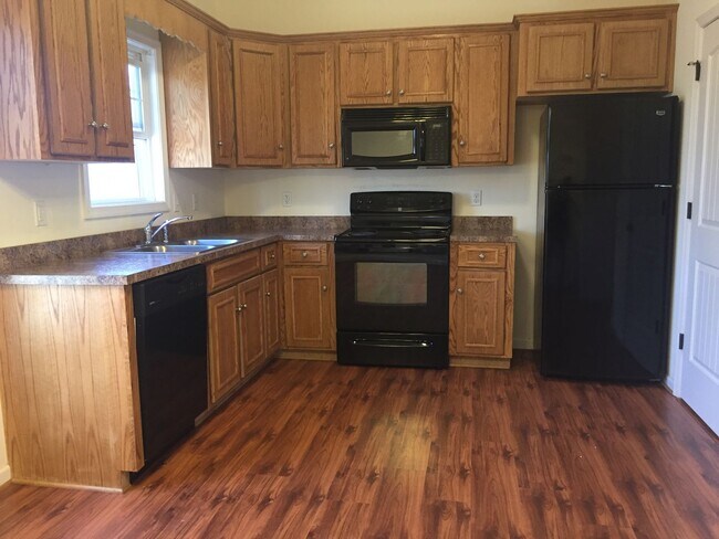 Foto del edificio - Beautiful townhouse in Evington! Close to ...