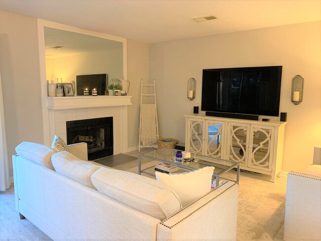 Foto del edificio - 5011 Sharon Rd