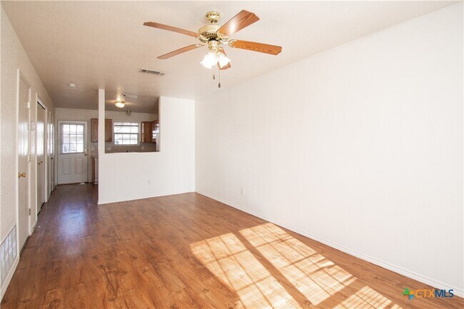 Foto del edificio - 4003 Pilgram Dr