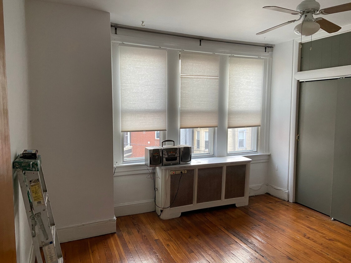 Master bedroom - 1123 Tasker St