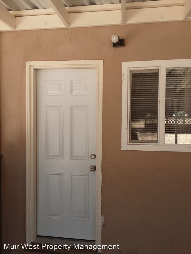 Building Photo - 2 br, 1 bath House - 1131 Palm Avenue