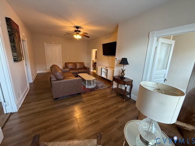 Foto del edificio - 101 S Main St