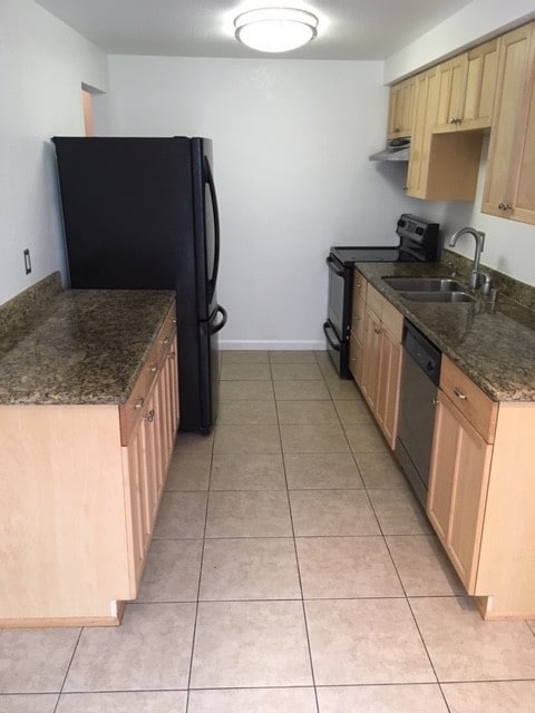 Kitchen - 590 El Dorado Ave