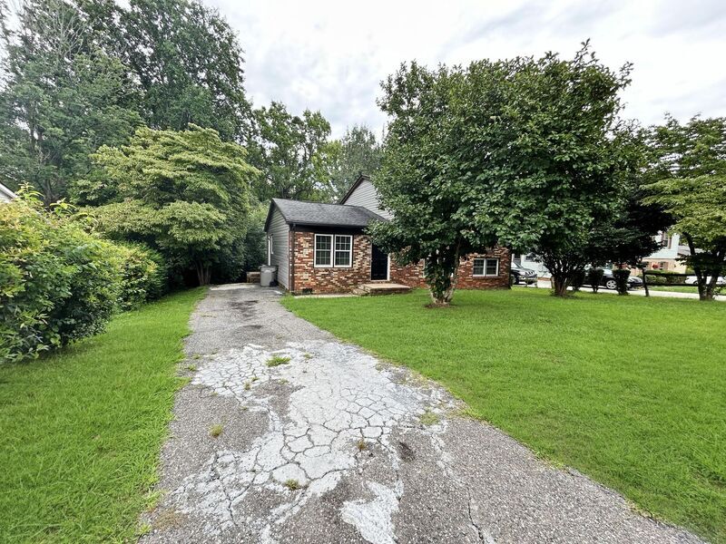 Primary Photo - 542 Newcastle Rd