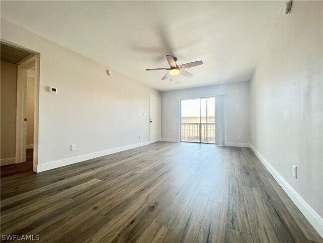 Foto del edificio - 5319 Summerlin Rd