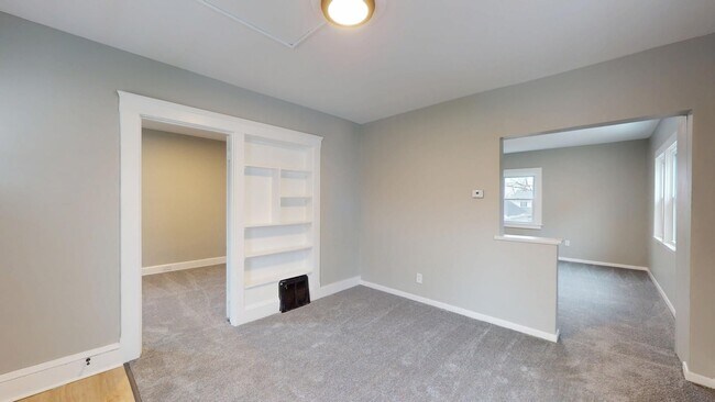 Building Photo - Old Brooklyn Area - 3 Bedrooms - Single Fa...