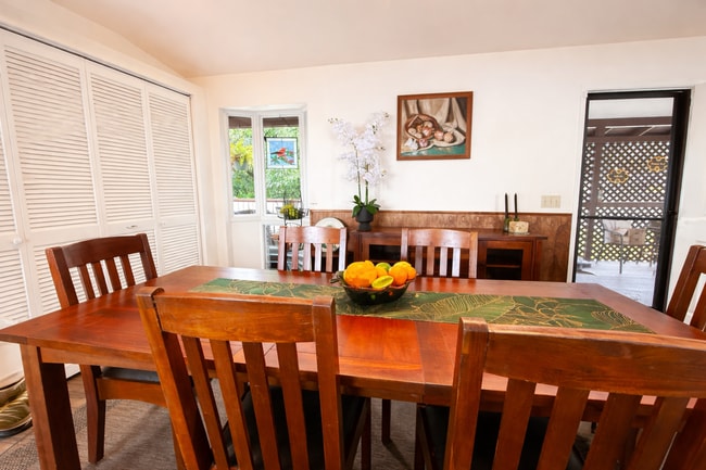 Foto del edificio - Stunning 3-Bedroom Home on with Panoramic Ocean Views!