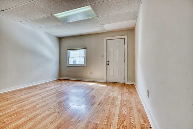 Foto del edificio - 1623 Cereal St