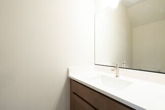 Building Photo - 15857 SE Washington Ct