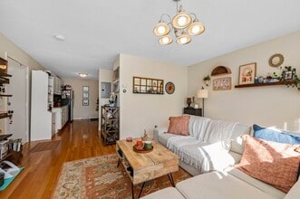 Building Photo - 71 Oxford Ave