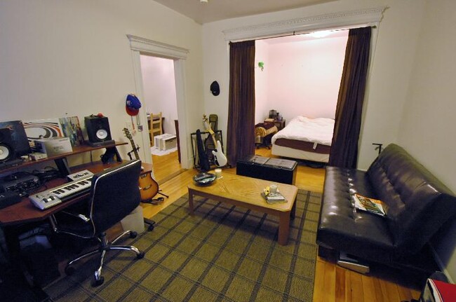 Foto del edificio - 58 Westland Ave