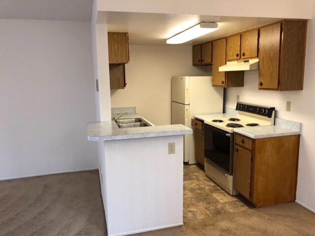 Kitchen - 3937 Texas St