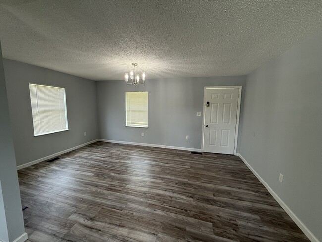 Building Photo - 3028 Toms Way