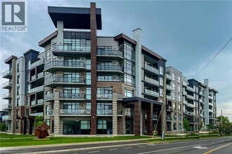 Building Photo - 600 N Service Rd