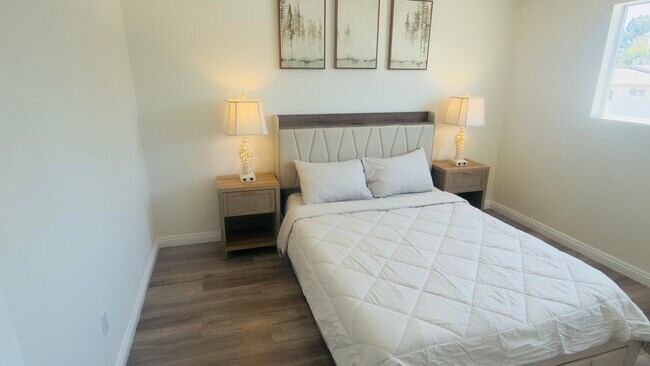 Foto del edificio - 18550 Hatteras St