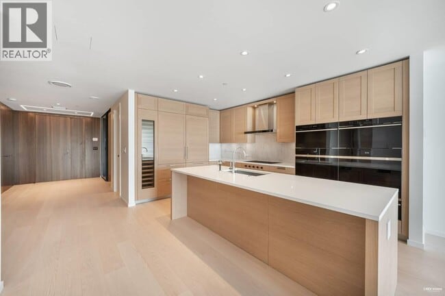 Photo du bâtiment - 1327 Bellevue Ave