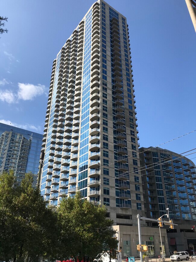 Foto del edificio - 400 W Peachtree St NW