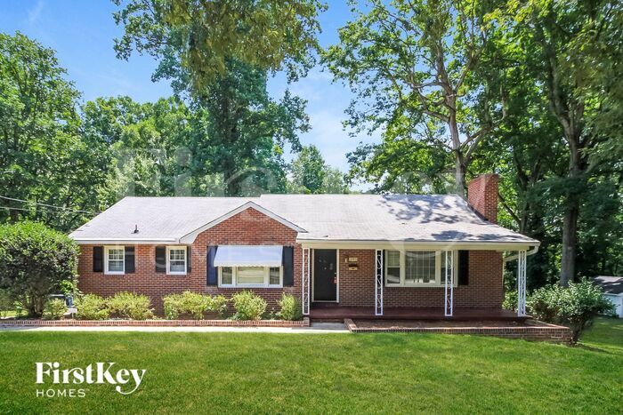 Foto principal - 1085 N Peace Haven Rd