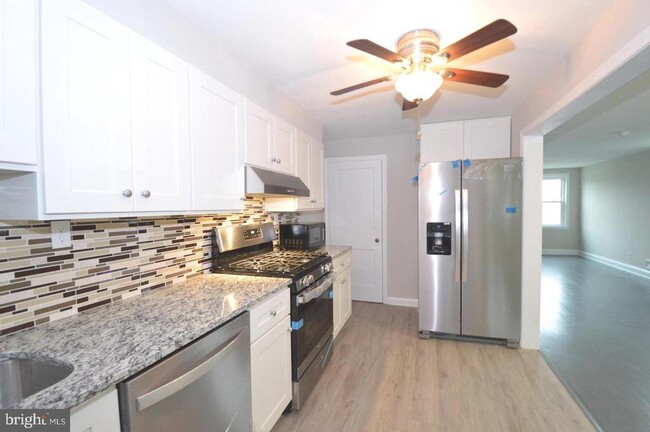 Foto del edificio - 1238 Newfield Rd
