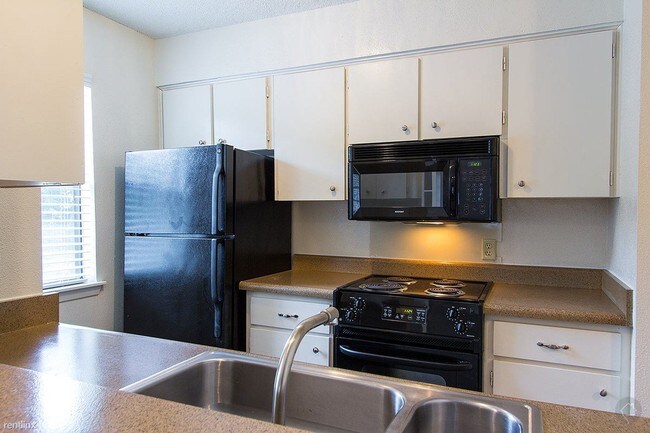 Building Photo - 1 br, 1 bath Apartment - 202 W French Pl