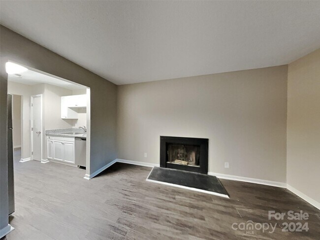 Building Photo - 928 Hearthridge Ct