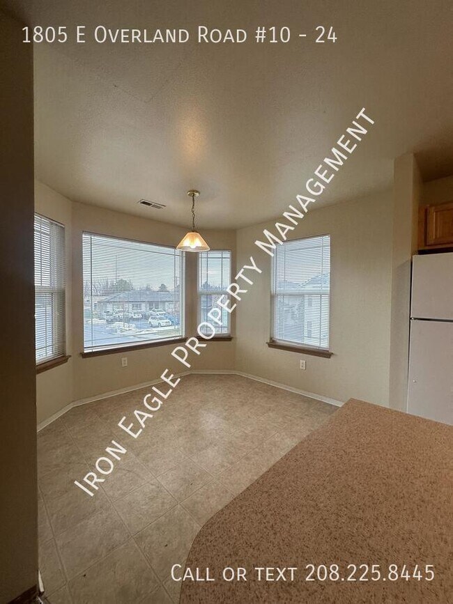 Building Photo - 1805 E Overland Rd